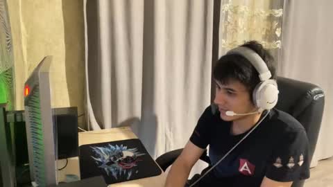 Snapshot of vialeras chatting on 09.24.25 vialeras online show from 09.24.25