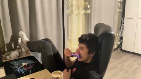 Snapshot of vialeras chatting on 09.25.25 vialeras online show from 09.25.25