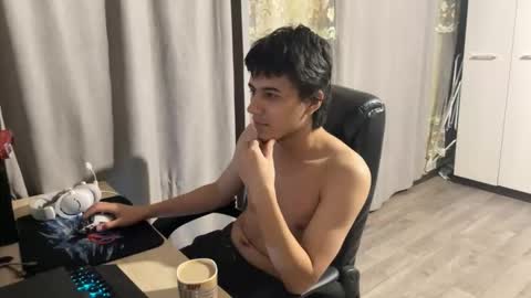 Snapshot of vialeras chatting on 09.26.25 vialeras online show from 09.26.25