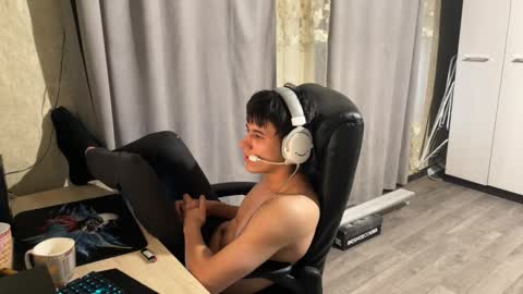 Snapshot of vialeras chatting on 10.04.25 vialeras online show from 10.04.25