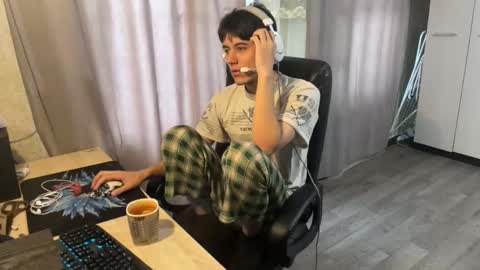 Snapshot of vialeras chatting on 10.10.25 vialeras online show from 10.10.25