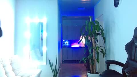 Ariana  online show from 12.22.24