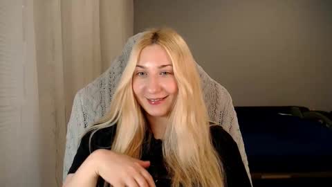 Snapshot of vibezgirl chatting on 10.22.25 Amelia online show from 10.22.25