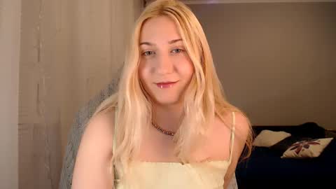 Snapshot of vibezgirl chatting on 11.11.25 Amelia online show from 11.11.25