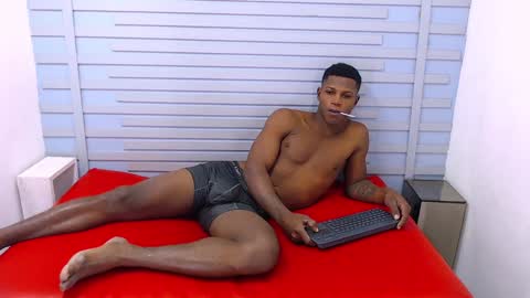 Snapshot of vicent_bronk chatting on 12.12.24 Vicent online show from 12.12.24