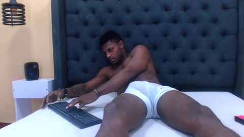 Snapshot of vicent_bronk chatting on 12.27.24 Vicent online show from 12.27.24