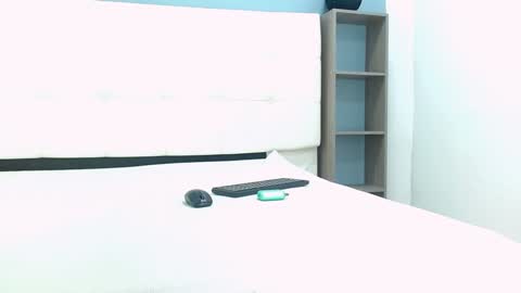 Snapshot of vicent_bronk chatting on 01.08.25 Vicent online show from 01.08.25