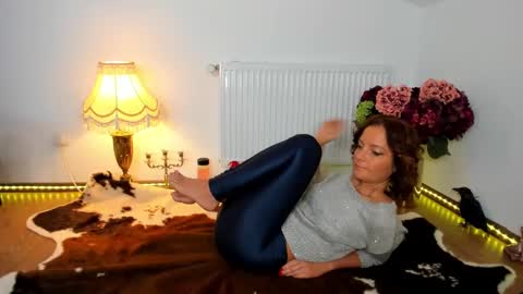 ViciousQueenu can call me Laura online show from 01.30.25