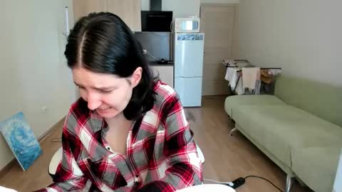Snapshot of vickie_winters chatting on 10.18.25 Victoria online show from 10.18.25