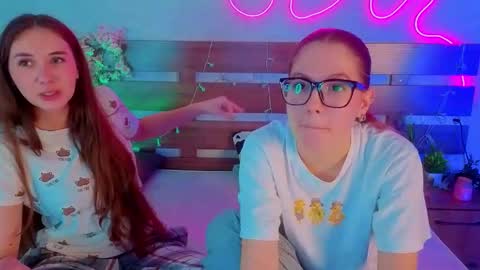 Stacy  Charlotte Lolaon keyboard online show from 12.15.25