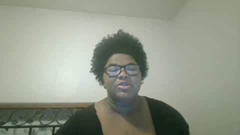 Snapshot of vickiryder56 chatting on 05.19.26 vickiryder56 online show from 05.19.26
