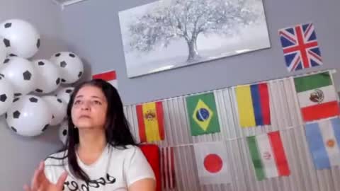 Snapshot of vicky_fant4sy chatting on 06.18.26 Vicky online show from 06.18.26