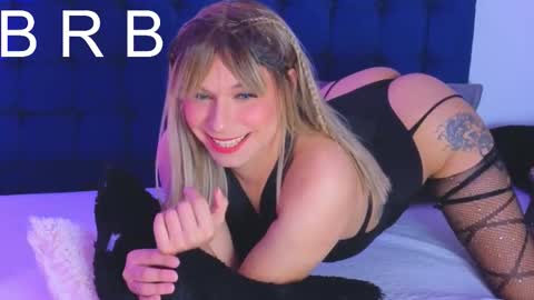 Snapshot of vicky_hot_x chatting on 11.07.25 online show from 11.07.25