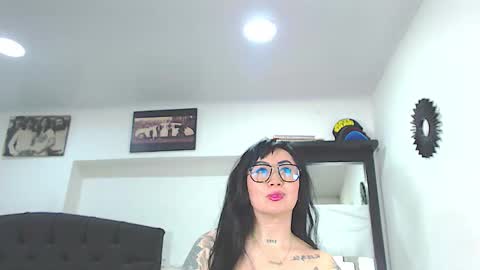 Vicky  online show from 09.16.25