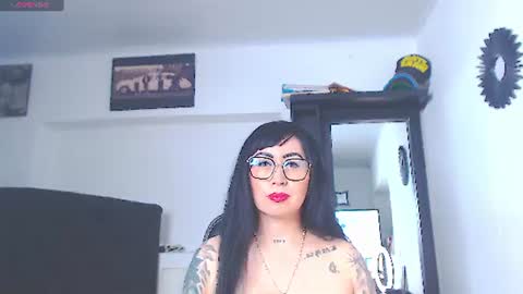 Snapshot of vicky_hotmilf chatting on 07.06.26 Vicky online show from 07.06.26
