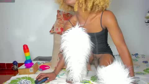 Snapshot of vicky_hotteei chatting on 10.08.25 vicky manuela online show from 10.08.25