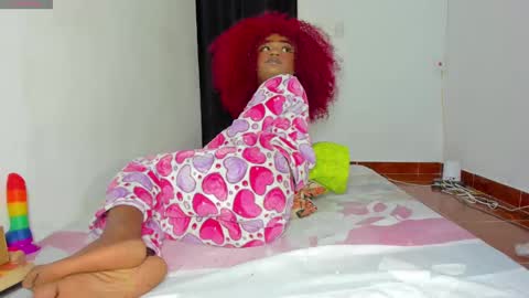 Snapshot of vicky_hotteei chatting on 11.02.25 vicky manuela online show from 11.02.25