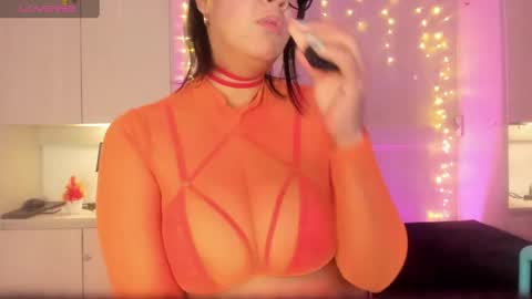 Snapshot of vicky_ruiz chatting on 05.11.26 V I C K Y online show from 05.11.26