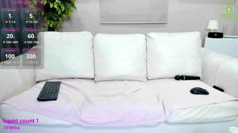 Snapshot of vickyberry chatting on 12.24.24 Victoria online show from 12.24.24