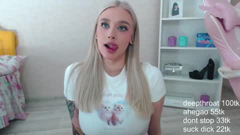 Snapshot of vickyfuckingdoll chatting on 02.19.25 vickyfuckingdoll online show from 02.19.25