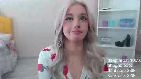 Snapshot of vickyfuckingdoll chatting on 03.01.25 vickyfuckingdoll online show from 03.01.25