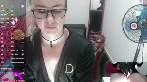 Snapshot of vickysexyx chatting on 11.03.25 Valentina online show from 11.03.25