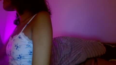 Snapshot of vickyyyx chatting on 10.25.25 Goddess Victory online show from 10.25.25