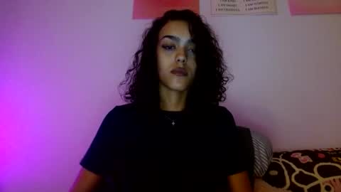 Snapshot of vickyyyx chatting on 11.02.25 Goddess Victory online show from 11.02.25