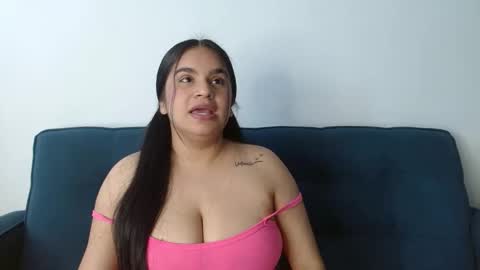 Snapshot of vicno_couple chatting on 05.17.26 david and emma online show from 05.17.26