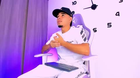 Snapshot of victor_ospina chatting on 03.27.26 victor have a nice day ... online show from 03.27.26