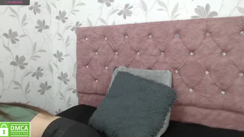 Snapshot of victoria017 chatting on 12.20.24 Victoria online show from 12.20.24