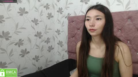 Snapshot of victoria017 chatting on 12.21.24 Victoria online show from 12.21.24