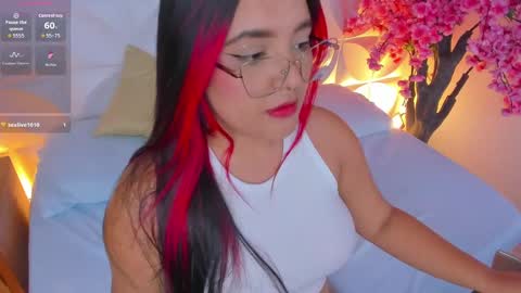 Snapshot of victoria18x chatting on 10.02.25 Victoria online show from 10.02.25