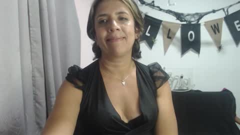 Snapshot of victoria25_meester chatting on 10.09.25 Hi guys Im victoria Be the one who can control me in PVT online show from 10.09.25