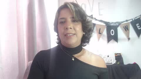 Snapshot of victoria25_meester chatting on 10.14.25 Hi guys Im victoria Be the one who can control me in PVT online show from 10.14.25