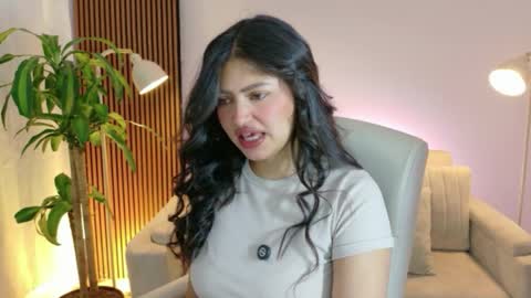Snapshot of victoria___moon chatting on 04.23.26 victoria online show from 04.23.26