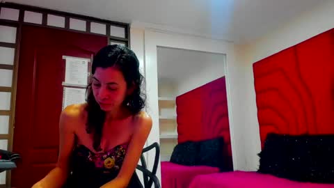 Snapshot of victoria__grey_ chatting on 05.28.26 Victoria grey online show from 05.28.26