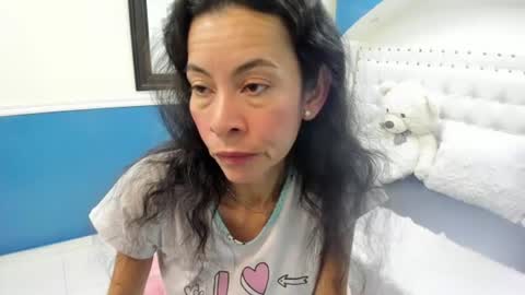 Snapshot of victoria__grey_ chatting on 07.27.26 Victoria grey online show from 07.27.26