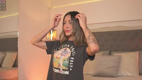 Snapshot of victoria__rossi chatting on 12.30.24 online show from 12.30.24