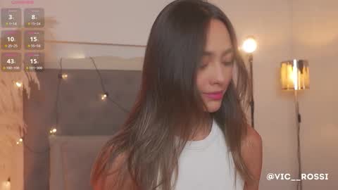 Snapshot of victoria__rossi chatting on 10.10.25 online show from 10.10.25