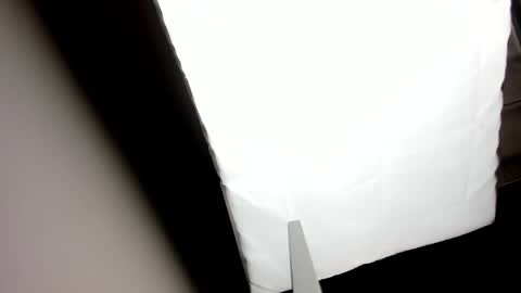  V I C T O R I A   online show from 10.16.25