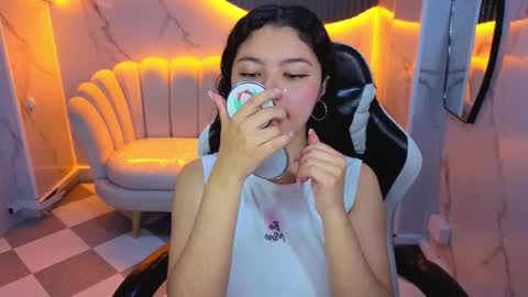 Snapshot of victoria_castillo_b chatting on 02.03.26 victoria_castillo_b online show from 02.03.26