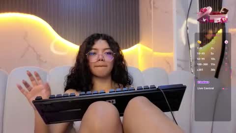 Snapshot of victoria_castillo_b chatting on 02.13.26 victoria_castillo_b online show from 02.13.26