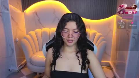 Snapshot of victoria_castillo_b chatting on 02.14.26 victoria_castillo_b online show from 02.14.26