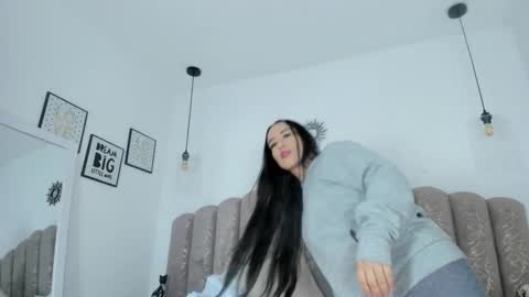 Snapshot of victoria_cooper3 chatting on 09.14.25 valentina online show from 09.14.25