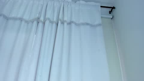 Snapshot of victoria_cooper3 chatting on 09.27.25 valentina online show from 09.27.25