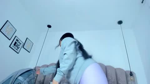 Snapshot of victoria_cooper3 chatting on 09.28.25 valentina online show from 09.28.25