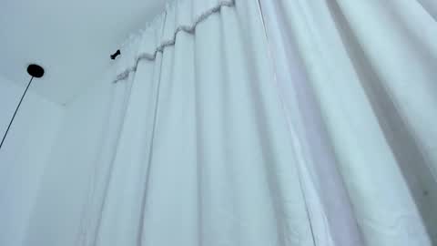 Snapshot of victoria_cooper3 chatting on 09.29.25 valentina online show from 09.29.25