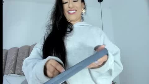 Snapshot of victoria_cooper3 chatting on 10.05.25 valentina online show from 10.05.25