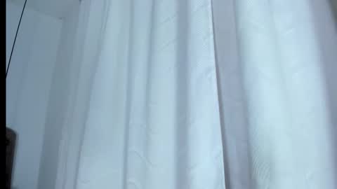 Snapshot of victoria_cooper3 chatting on 10.08.25 valentina online show from 10.08.25